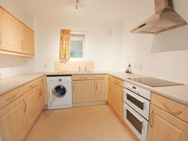 Flat for sale in Tedfold, Horsham