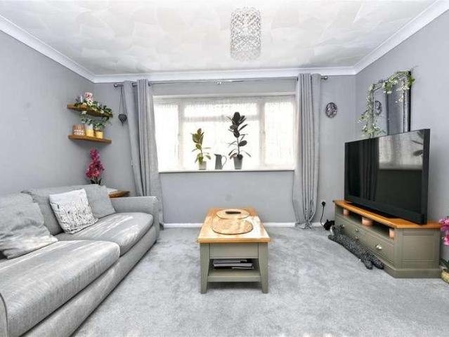 Flat for sale in Polegate, Cross In Hand