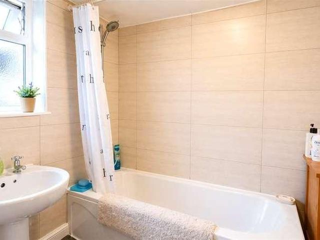Flat for sale in Aldershot, Hampshire