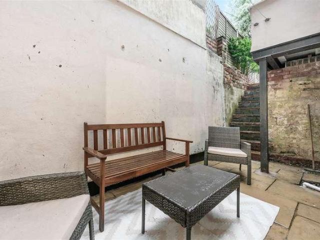 Flat for sale in Feckenham, City Of Bristol