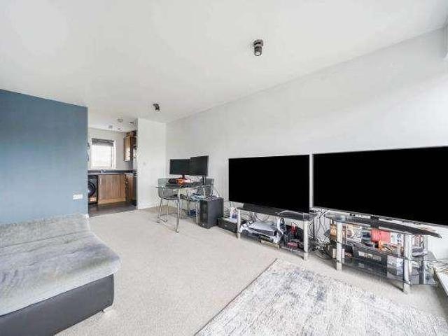 Flat for sale in Priest Down, Hampshire