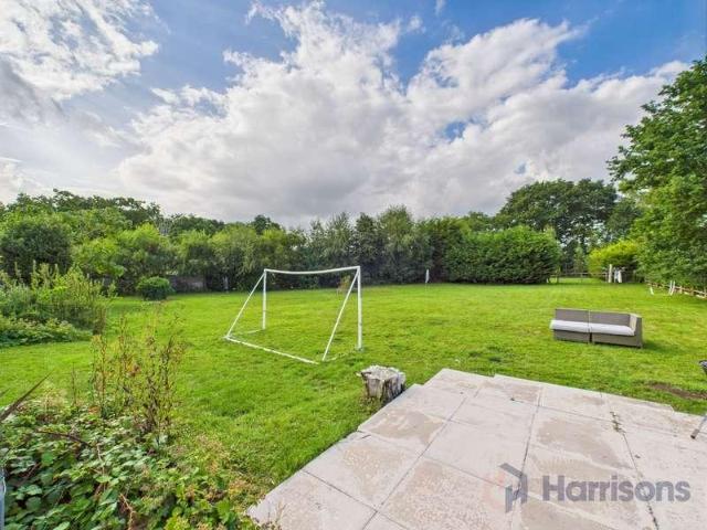 Flat for sale in Oad Street, Kent