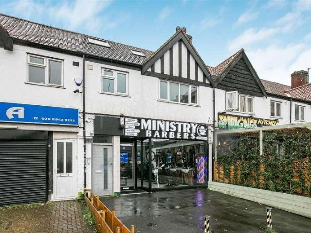 Flat for sale in New Malden, Greater London