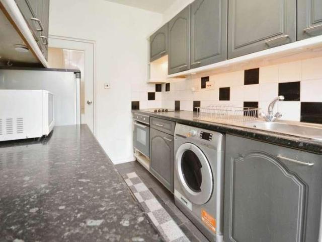Flat for sale in Ashley Green, Chesham