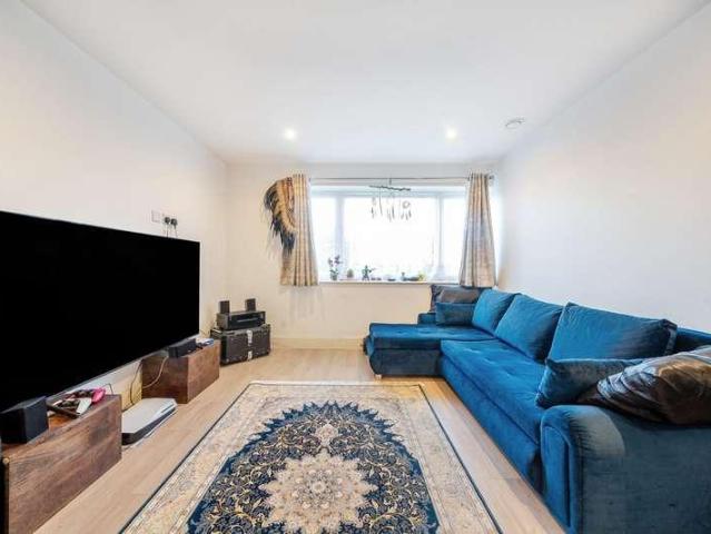 Flat for sale in Greater London