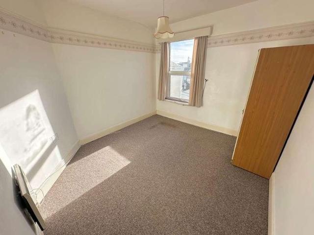 Flat for sale in Oldway, Livermead