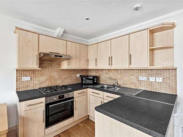 Flat for sale in Holloway, Greater London