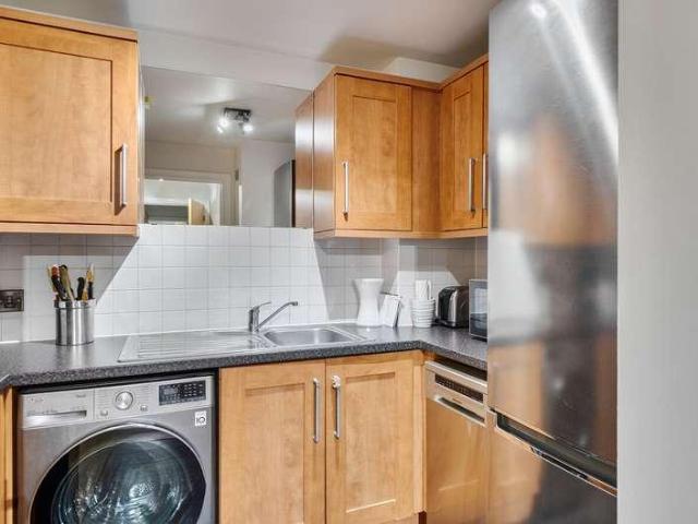 Flat for sale in Rosehill, Greater London
