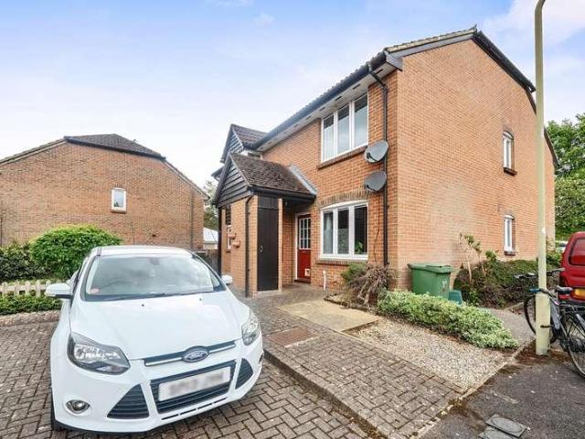 Flat for sale in Berrick Salome, Oxfordshire