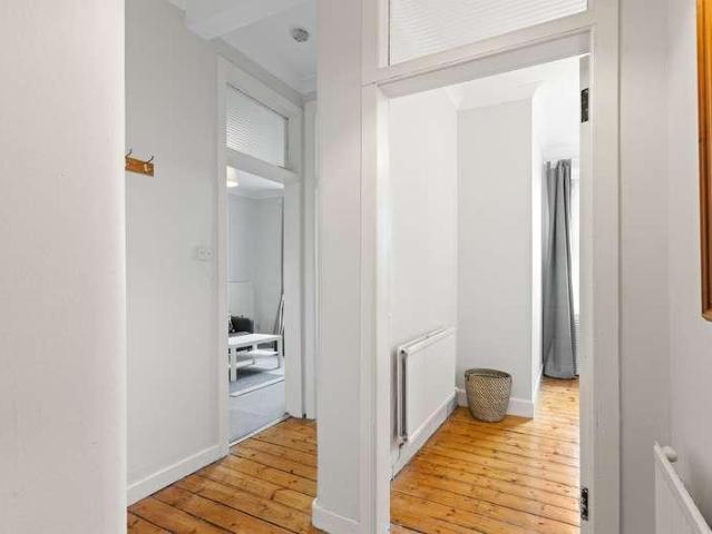 Flat for sale in Canonmills, Scotland