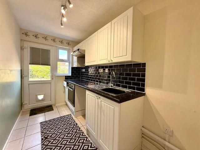Flat for sale in The Prinnels, Swindon