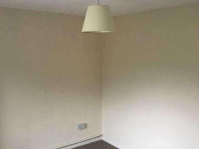 Flat for sale in Hirwaun