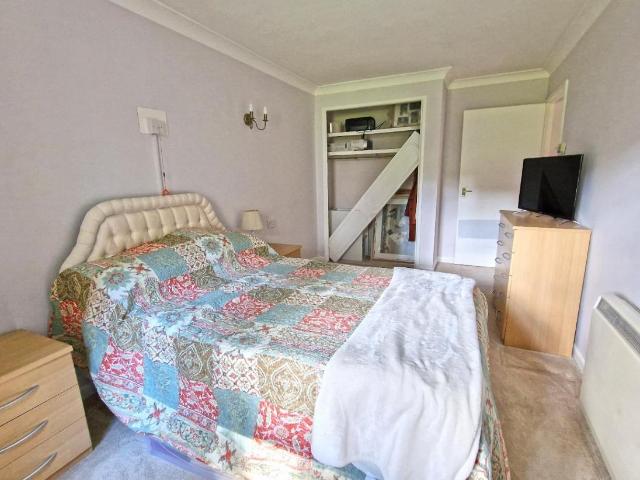 Flat for sale in Evershot, Oxfordshire