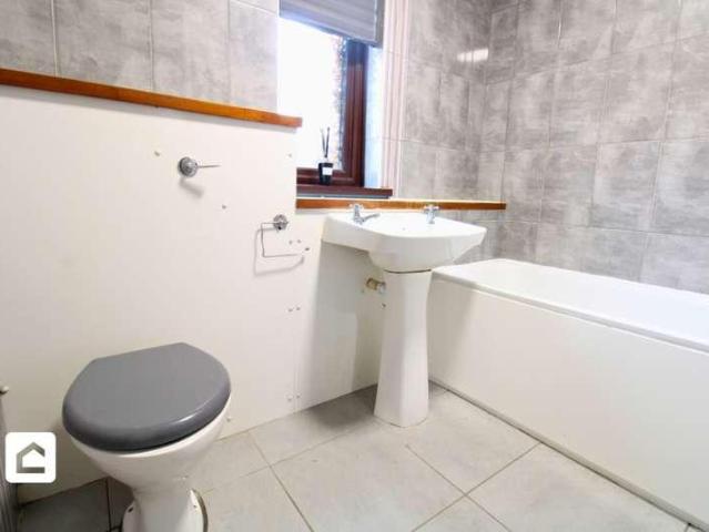 Flat for sale in London Borough of Croydon, Greater London