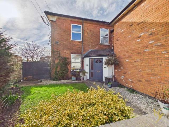 Flat for sale in The Ronkswood, Worcestershire