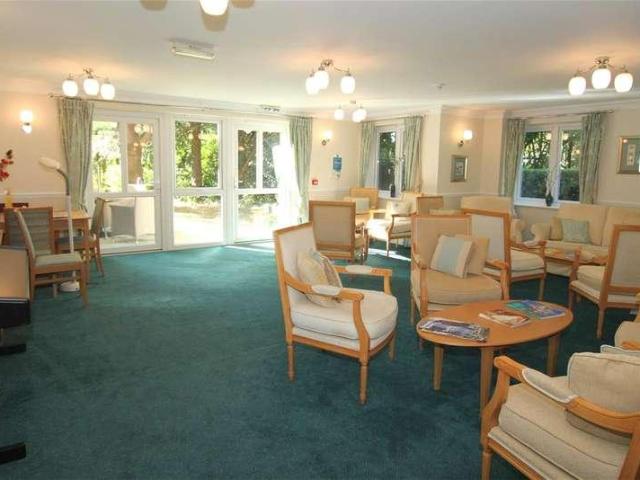 Flat for sale in Highcliffe