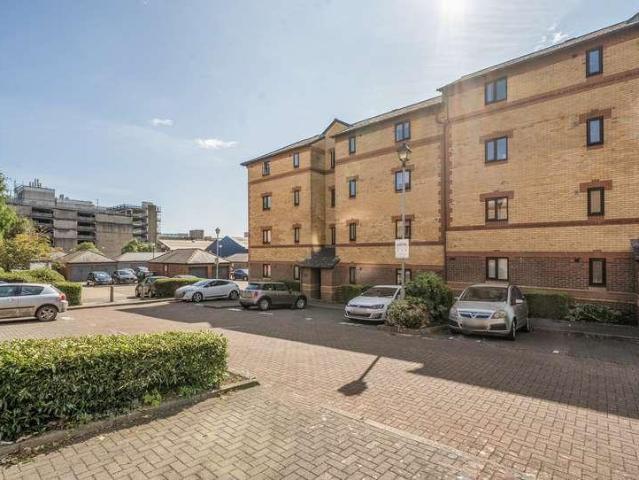 Flat for sale in Redcliffe, Feckenham