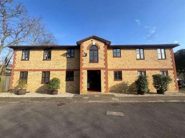 Flat for sale in Beckenham, Beckenham