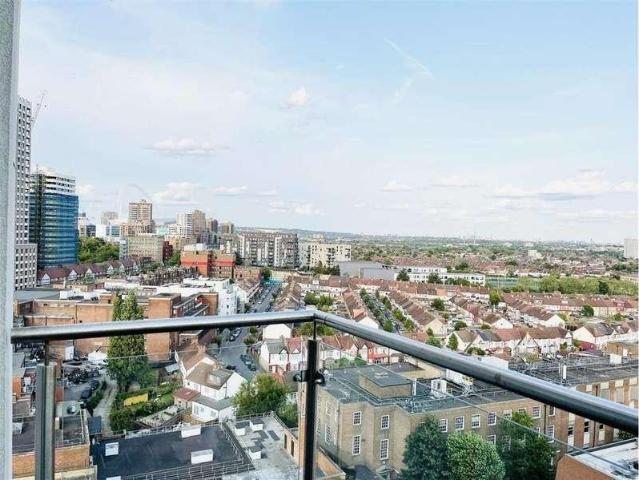 Flat for sale in Sudbury, Greater London