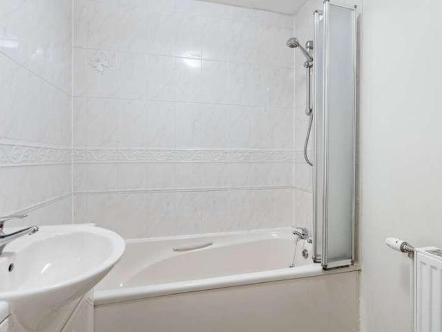 Flat for sale in Bathgate, Scotland