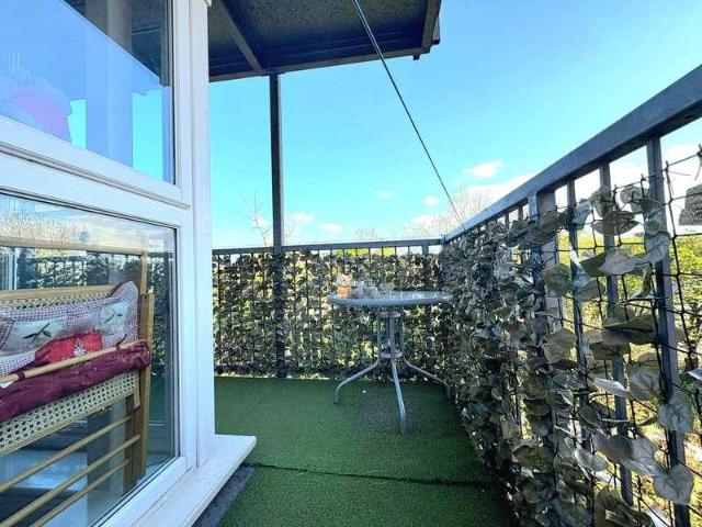 Flat for sale in Wealdstone, Greater London