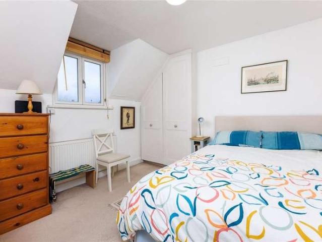 Flat for sale in Wandsworth, Greater London