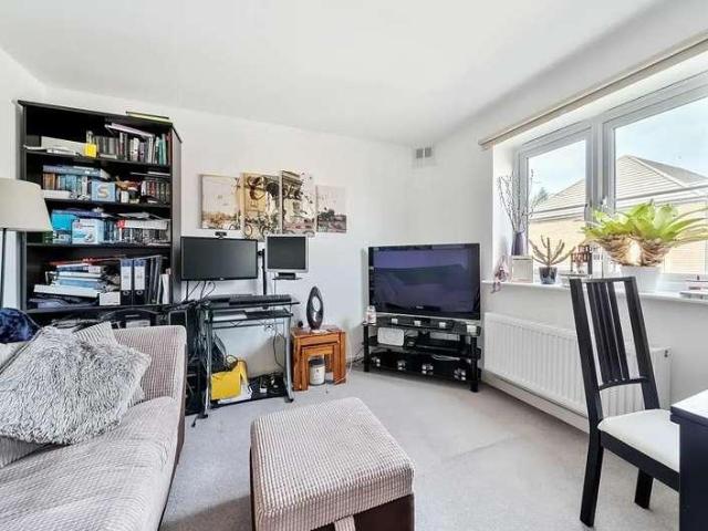 Flat for sale in The Butts, Kent