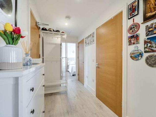 Flat for sale in Daws Hill, Cressex