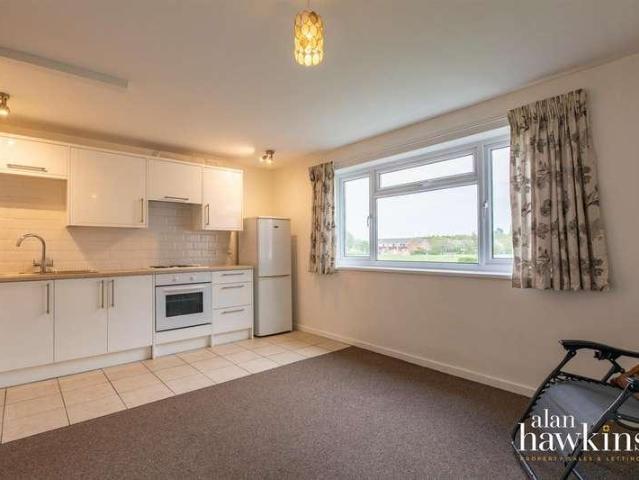 Flat for sale in Vastern, Wiltshire