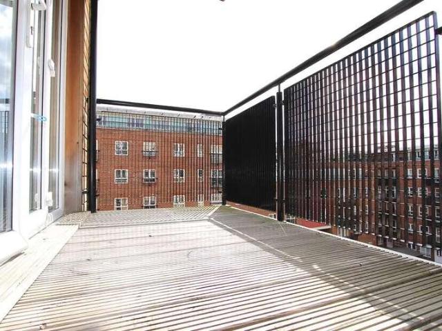 Flat for sale in Norbiton, Greater London