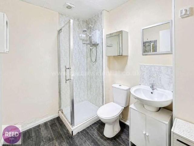 Flat for sale in North Shoebury, Alton Barnes