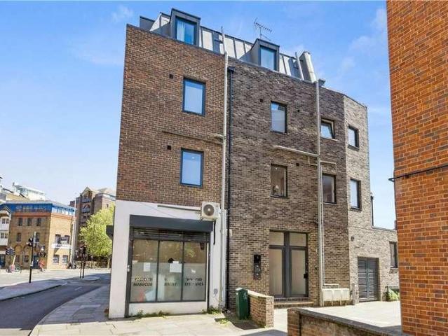 Flat for sale in Bermondsey, Greater London