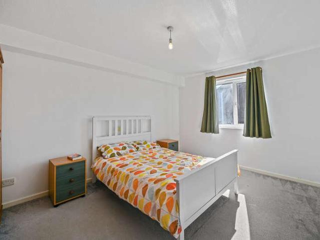 Flat for sale in Wealdstone, Greater London
