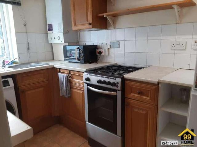 Flat for sale in Herne Hill, Greater London