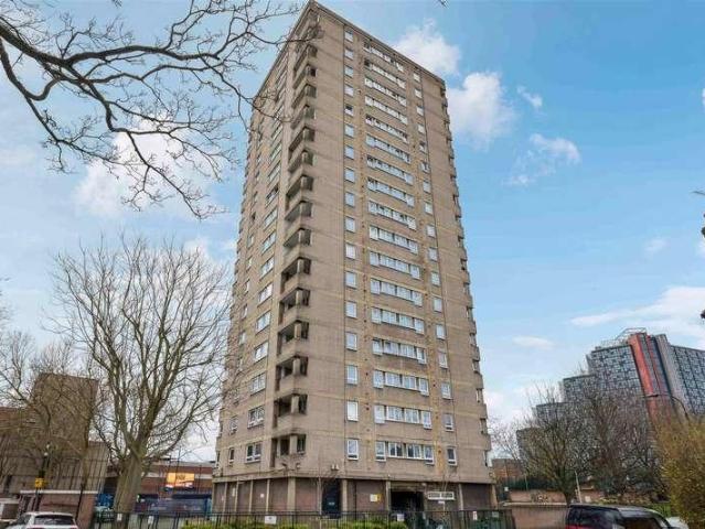 Flat for sale in Hammersmith, Greater London