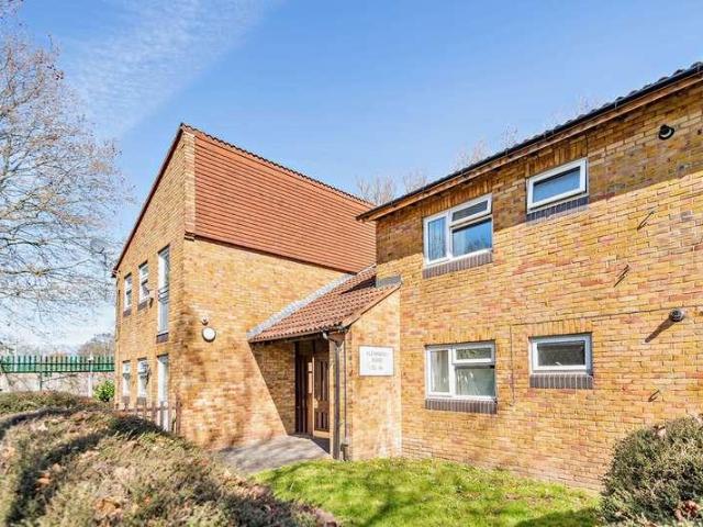 Flat for sale in Leyton, Greater London