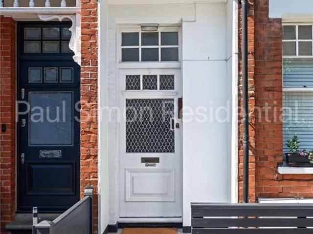 Flat for sale in Crouch End, Greater London