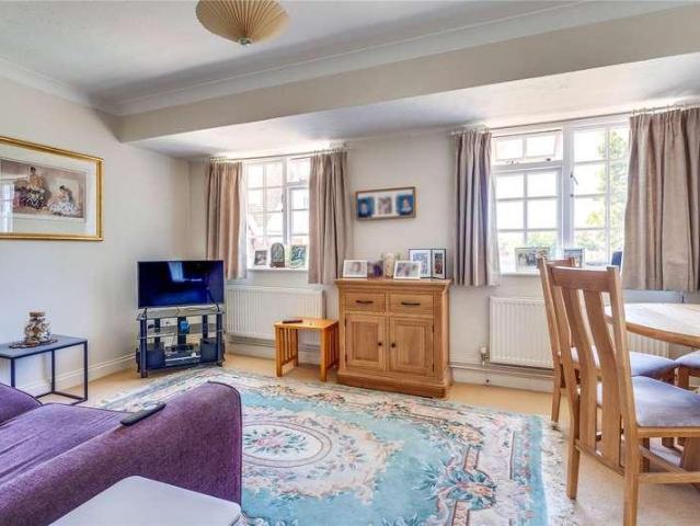 Flat for sale in Wargrave