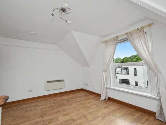 Flat for sale in Weir Quay, Devon