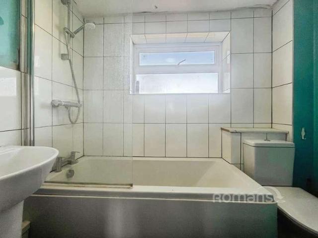 Flat for sale in Holyport, Bray