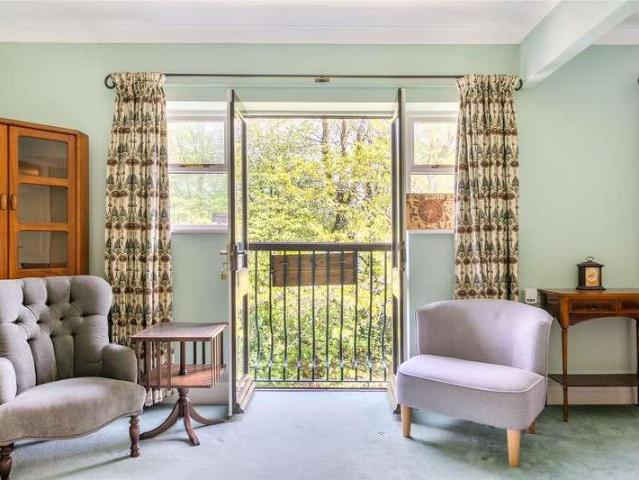 Flat for sale in Reigate, Reigate and Banstead