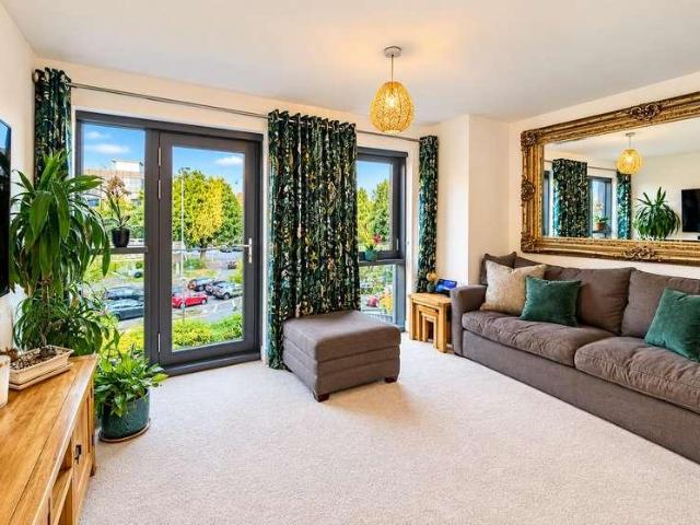 Flat for sale in Corner Hall, Dacorum