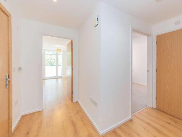 Flat for sale in West Finchley, Greater London