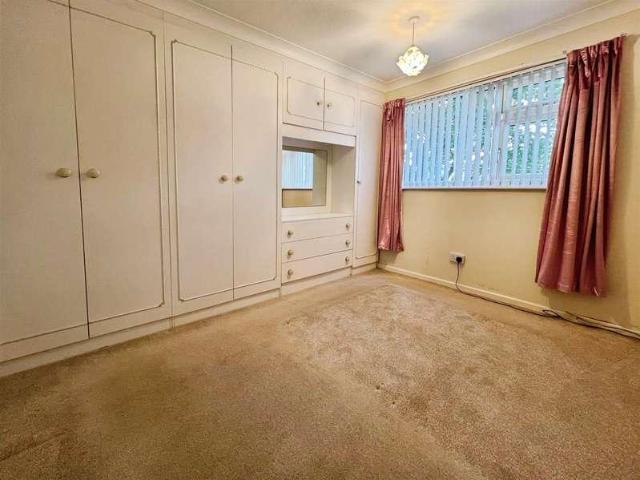 Flat for sale in Eccleshill, West Yorkshire