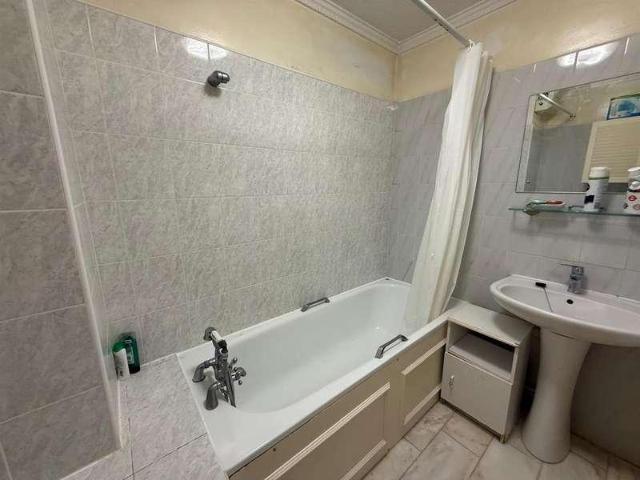 Flat for sale in South Hampstead, Greater London