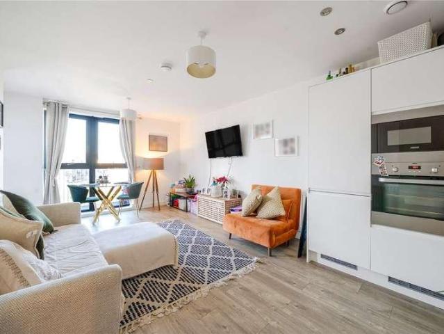 Flat for sale in Alperton, Greater London