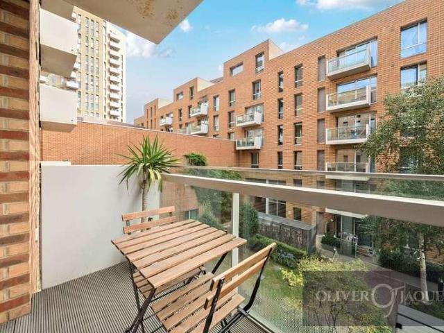 Flat for sale in Bromley-by-Bow, Poplar Grove