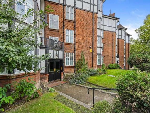 Flat for sale in Childs Hill, Greater London