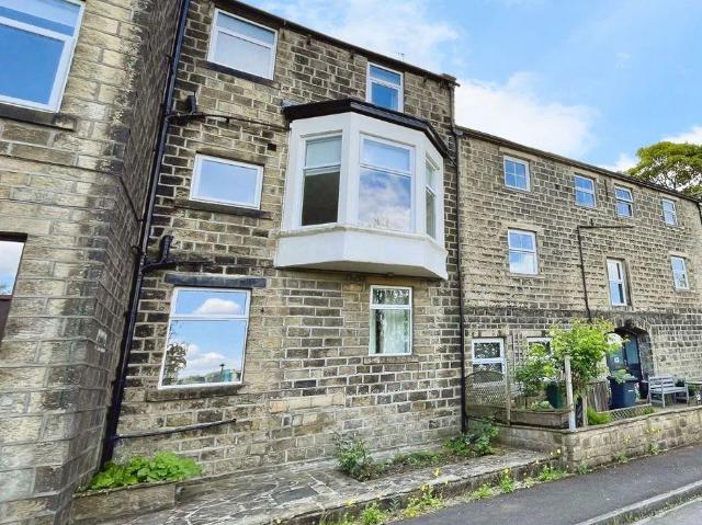 Flat for sale in Eastburn, Bradford
