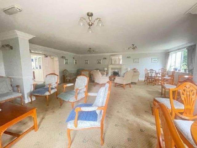 Flat for sale in Calderstones